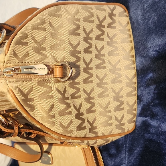 Michael Kors Brand New Bag &Wallet Set - Picture 5 of 9